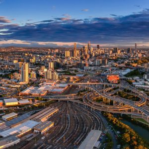 Brisbane,City,Business,District,And,Suburbs,Panorama,At,Sunset